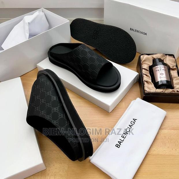 Original Balenciaga Mango Halfshoes Available in Stock · Photo 2