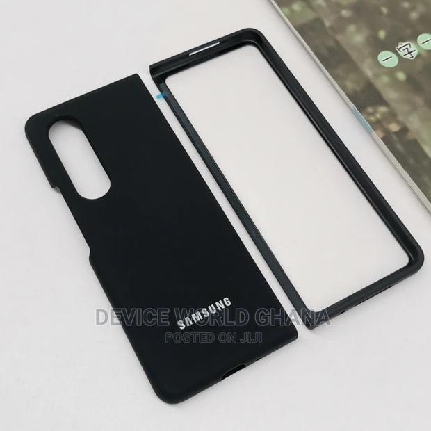 Silicone Case Available for Samsung Z Fold 7 and Z Fold 3 · Photo 2