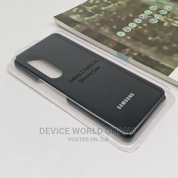Silicone Case Available for Samsung Z Fold 7 and Z Fold 3 · Photo 3