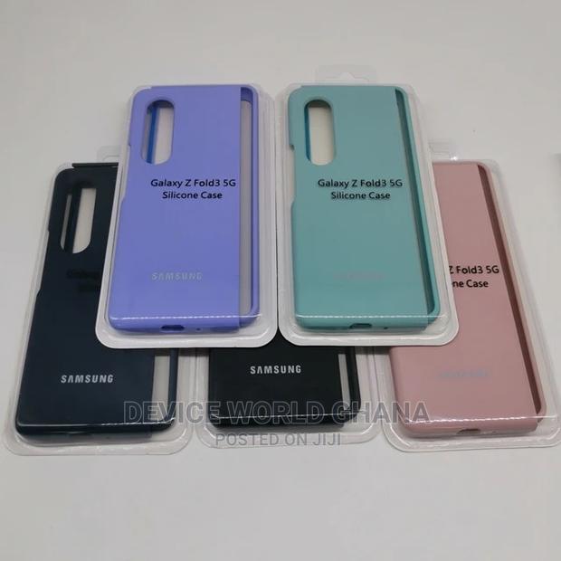 Silicone Case Available for Samsung Z Fold 7 and Z Fold 3 · Photo 5
