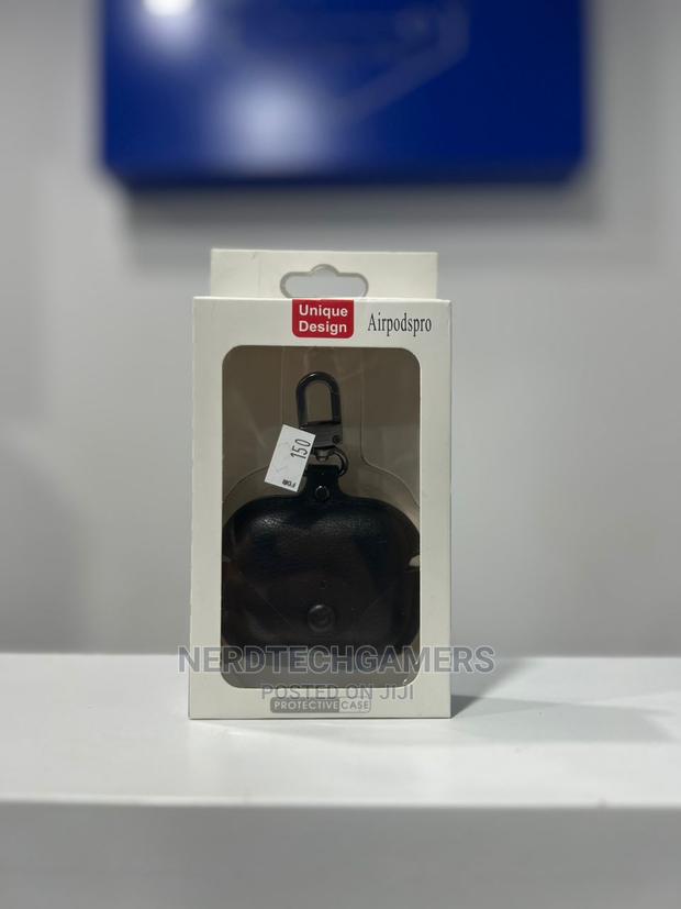 Genuine Leather Case Compatible With Airpods Pro Case. · Photo 1