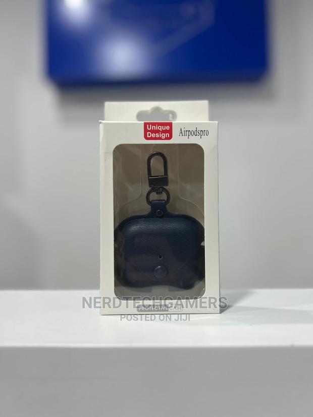 Genuine Leather Case Compatible With Airpods Pro Case. · Photo 2