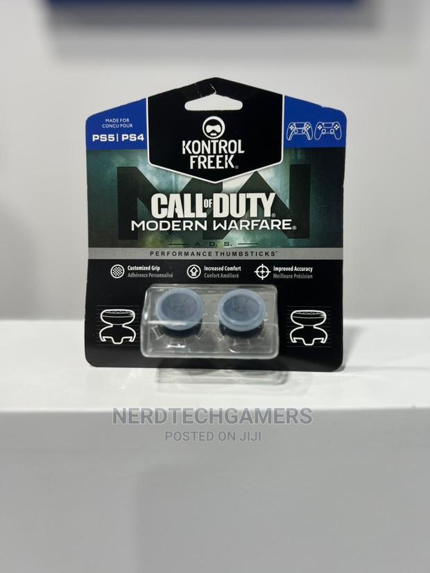 Kontrolfreek FPS Freek Galaxy Black for Ps4/Ps5 · Photo 2