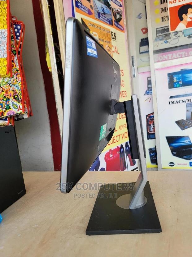 Dell Fhd Wide Monitor · Photo 2