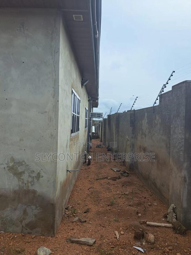 Furnished 6bdrm House in Amasaman for sale · Photo 3