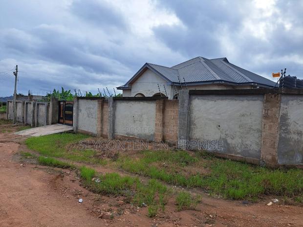 Furnished 6bdrm House in Amasaman for sale · Photo 5