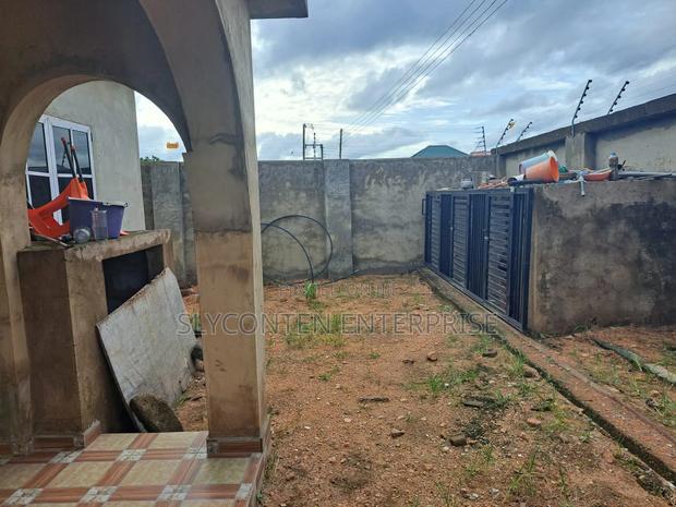 Furnished 6bdrm House in Amasaman for sale · Photo 8