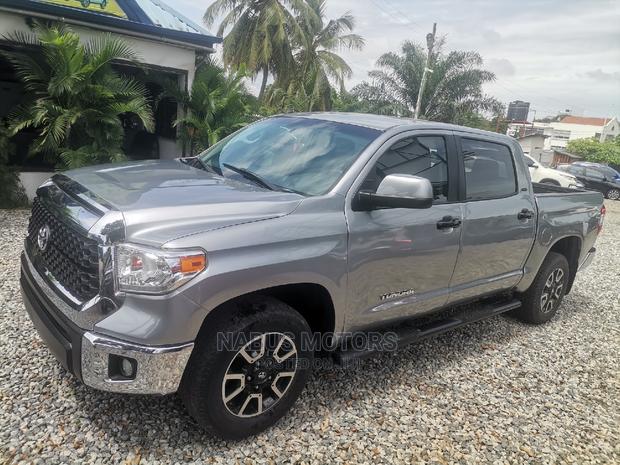 Toyota Tundra Limited 5.7L V8 4x4 Double Cab 6.6 ft. box 145.7 in. WB · Photo 3