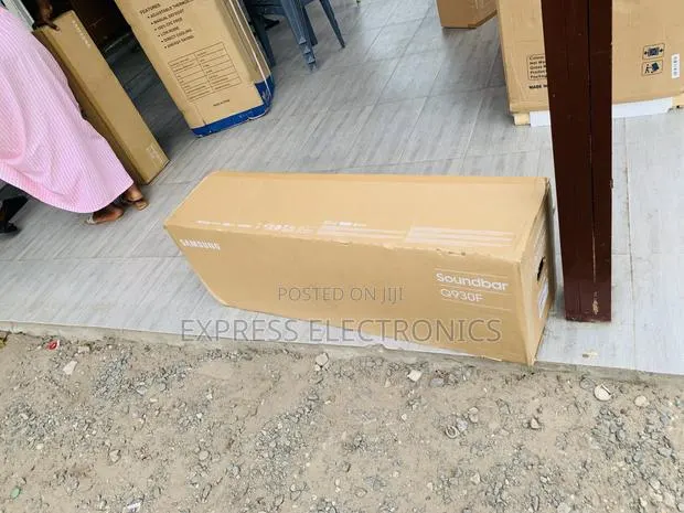 Zealous Sleek Samsung Q-Series HW-Q930F 9.1.4ch Soundbar With Subwoofe · Photo 1