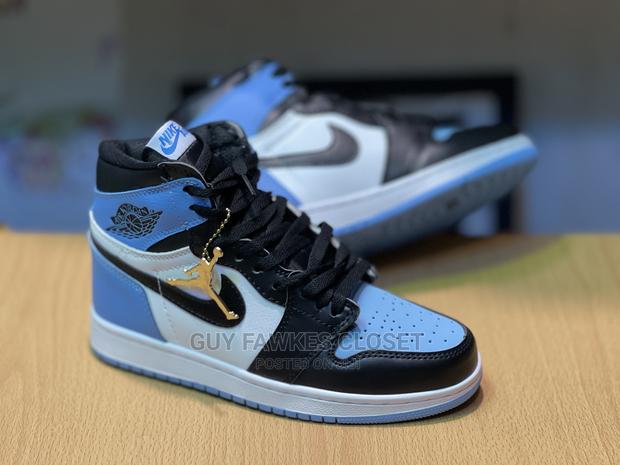Air Jordan 1 High Top · Photo 3