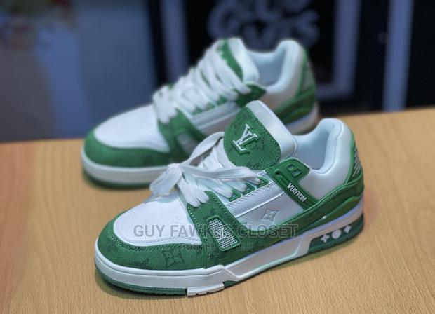 Louis Vuitton Sneakers · Photo 2