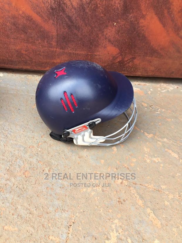 Slazenger Cricket Helmet · Photo 2
