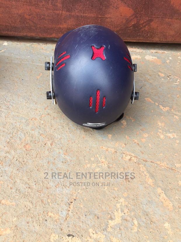 Slazenger Cricket Helmet · Photo 3