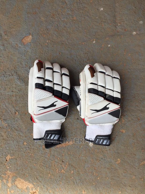 Slazenger Cricket Gloves for Adult · Photo 1