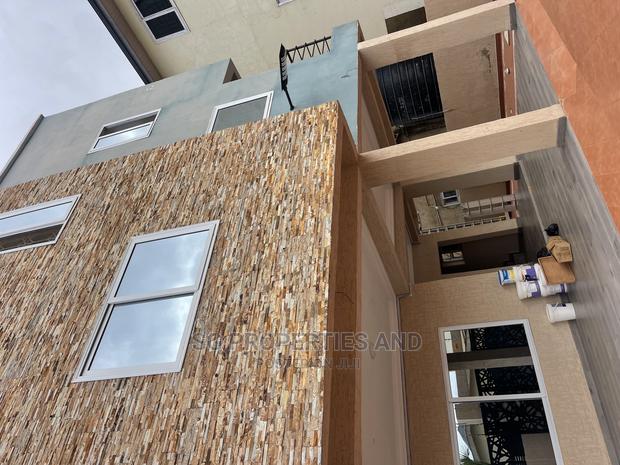 Furnished 2bdrm Apartment in Labannor, Ashaiman Municipal for rent · Photo 3