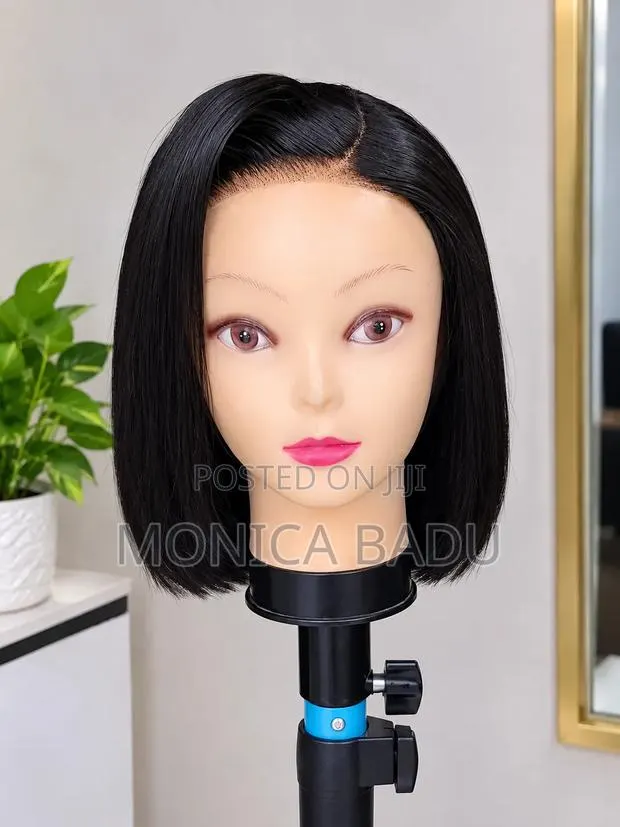 Short Straight Black Wig – Ready to Wear · Photo 1