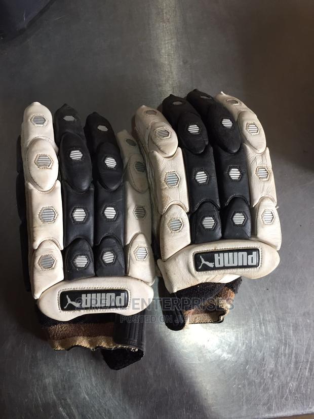 Cricket Gloves · Photo 1