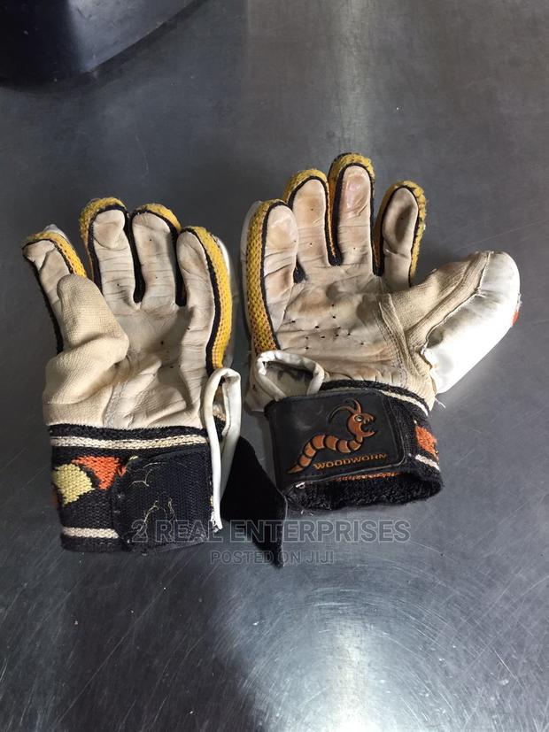 Cricket Gloves · Photo 4