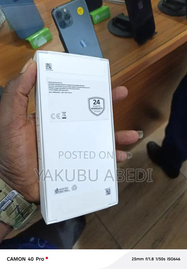 New Samsung Galaxy A17 128 GB Gray · Photo 1