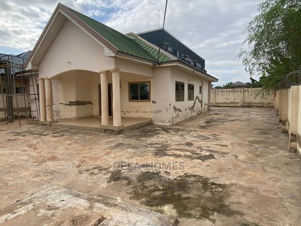Three Bedroom Self Compound for Rent at Adenta Comandos. · Photo 8