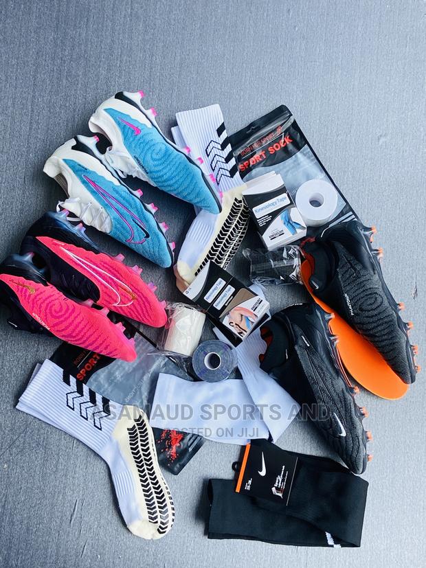 Original Nike Phantom Gx Cleat Available · Photo 1