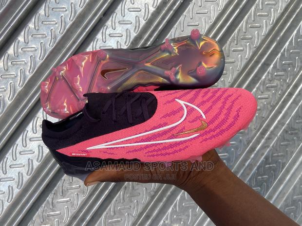 Original Nike Phantom Gx Cleat Available · Photo 2
