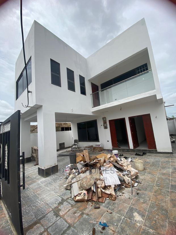 3bedroom Duplex HSE for Rent at Adenta-New-Legon. · Photo 2