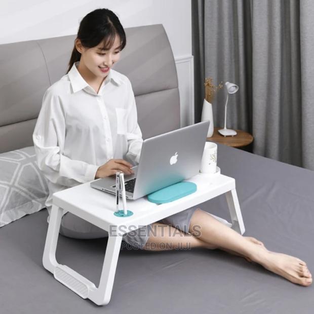 Portable Plastic Foldable Laptop Table · Photo 2