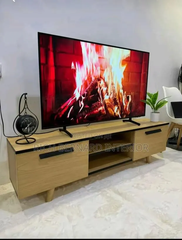 Laminated Tv Stand · Photo 1