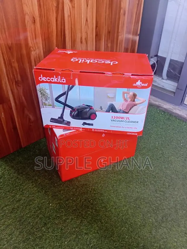 Premium Vacuum Cleaner 1200w/2l · Photo 1