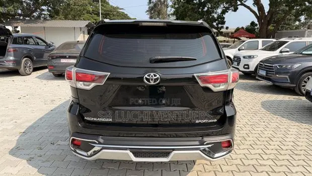 Toyota Highlander 2018 Black · Photo 1