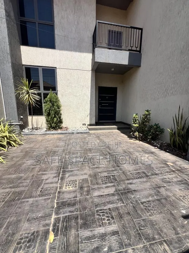 3bdrm Duplex in Ghana Link Area for rent · Photo 1