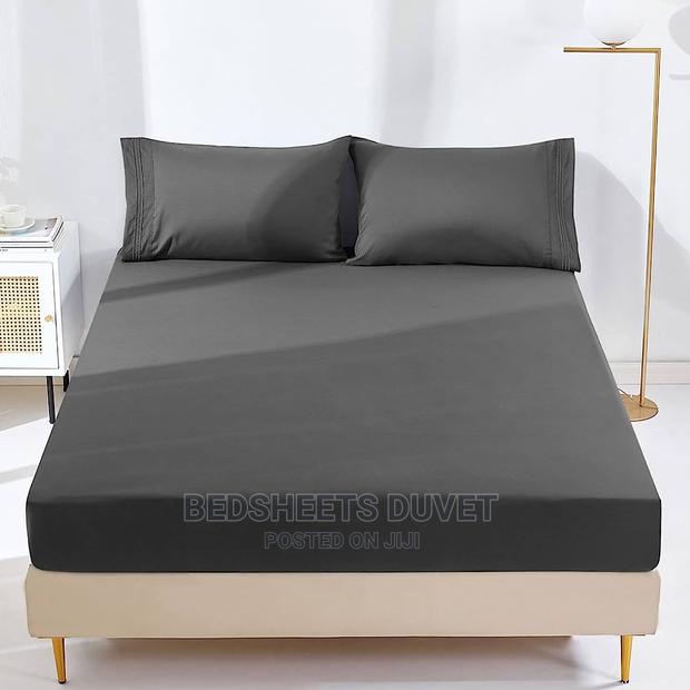 1 Bedsheet and 2 Pillow Cases for 90 Cedis · Photo 1