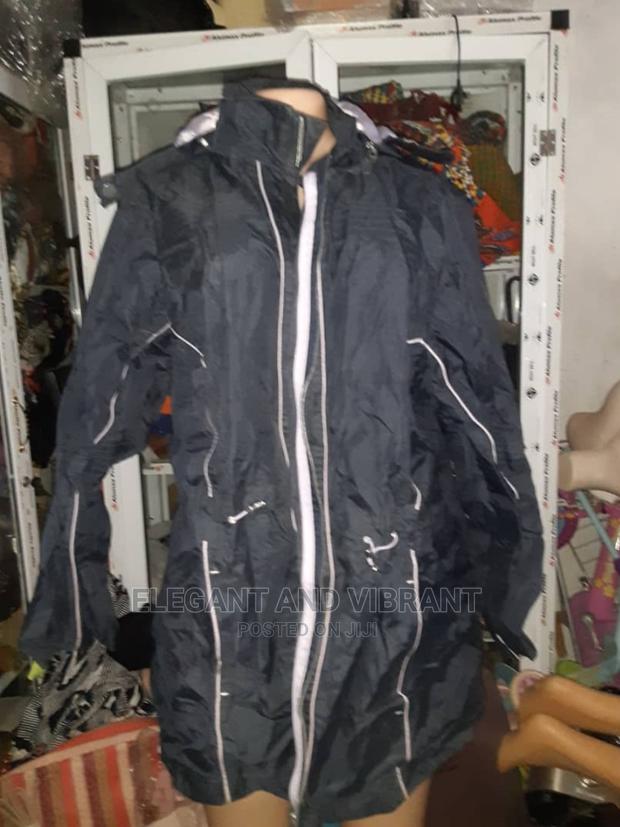 Very Little Use Abroad Coat for Unisex Not Very Heavy · Photo 2