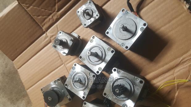 Stepper Motor · Photo 5