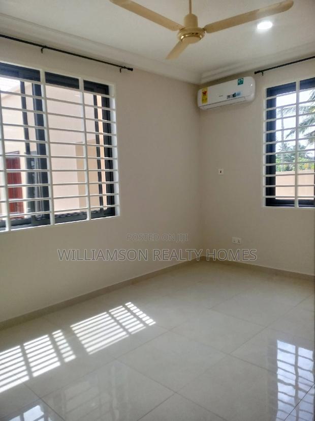2bdrm Apartment in Adegonno Area, Spintex for rent · Photo 3