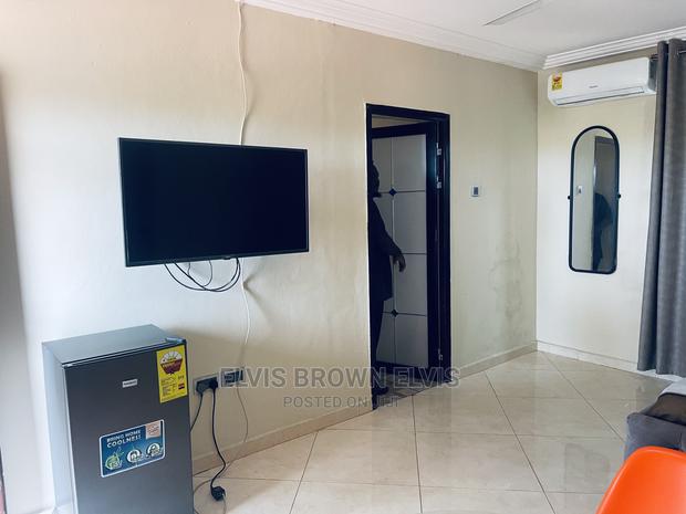 Furnished 1bdrm Apartment in Living Large, Adjiriganor for rent · Photo 3