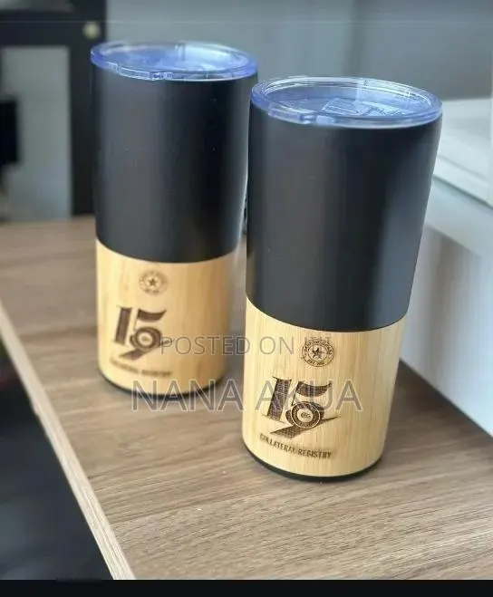 Customised Black and Wooden Vacuum Flask · Photo 1