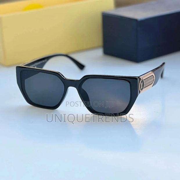 Luis Vuitton Sunglasses · Photo 2