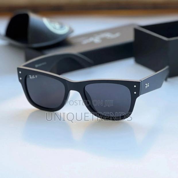 Luis Vuitton Sunglasses · Photo 5