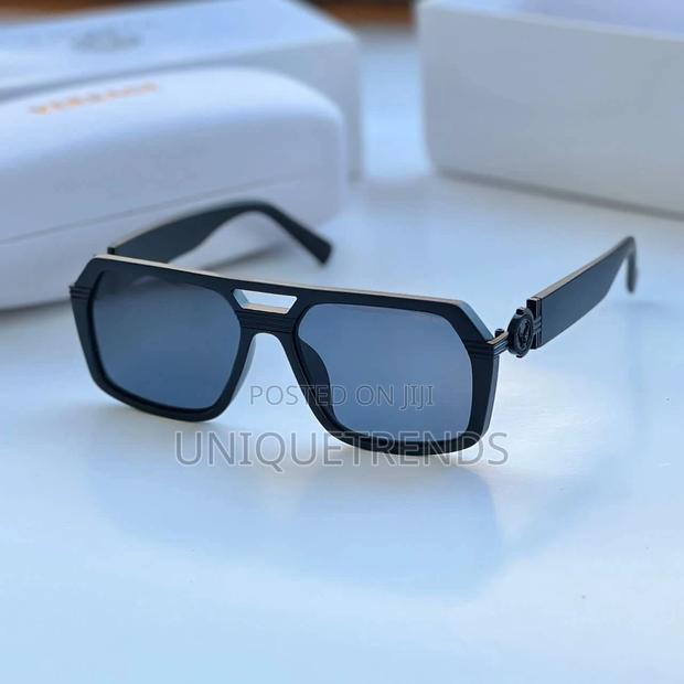 Luis Vuitton Sunglasses · Photo 6