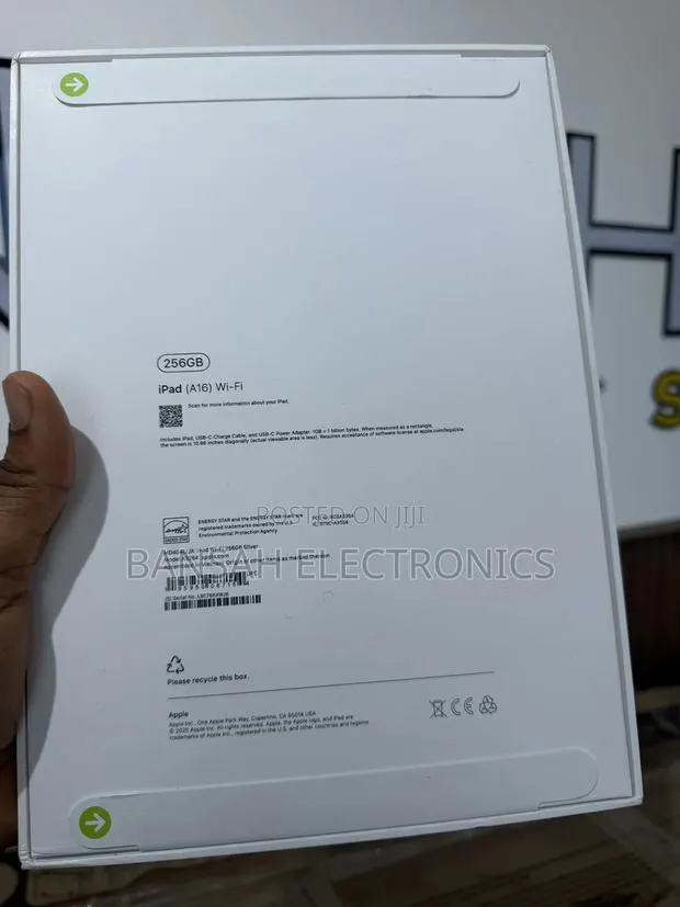 New Apple iPad (2025) 256 GB Silver · Photo 1