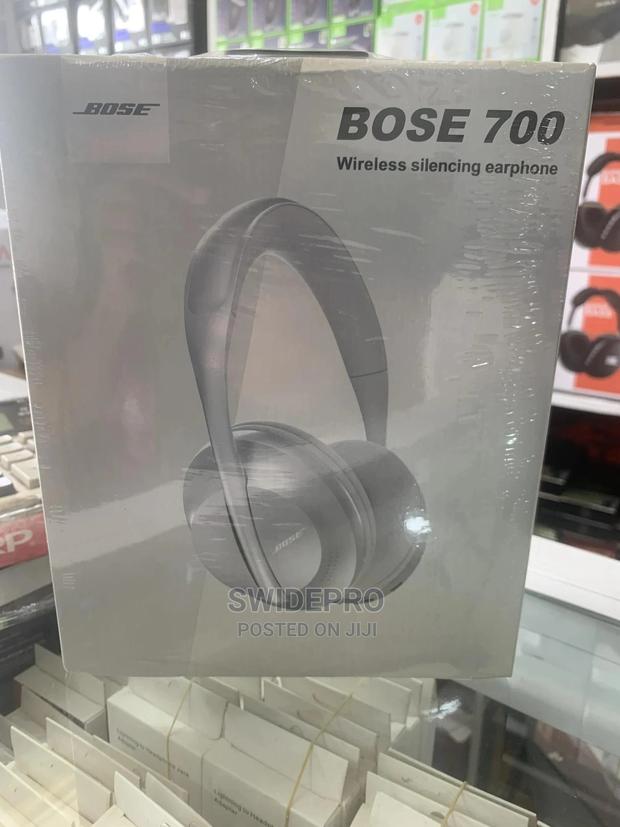 Bose 700 Headset Super Bass · Photo 2