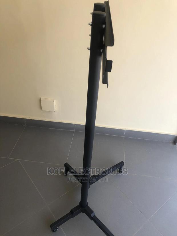 New Sleek TV Stand/Tv Trolley For 32′′-70′′ TV · Photo 2