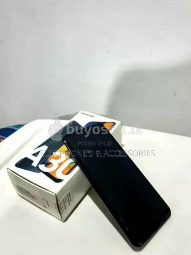 New Samsung Galaxy A30 64 GB Black · Photo 1