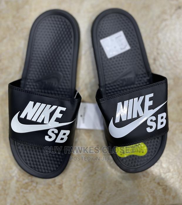 Nike Slides · Photo 2