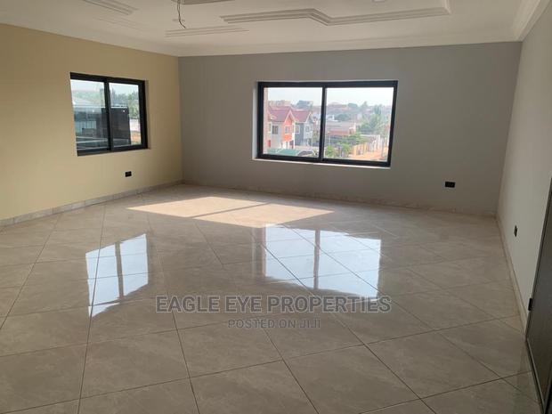 5bdrm House in Airport Residential Area for sale · Photo 7