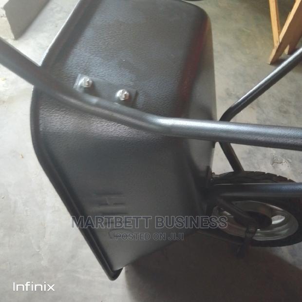 Foreign Quality Wheelbarrows · Photo 3