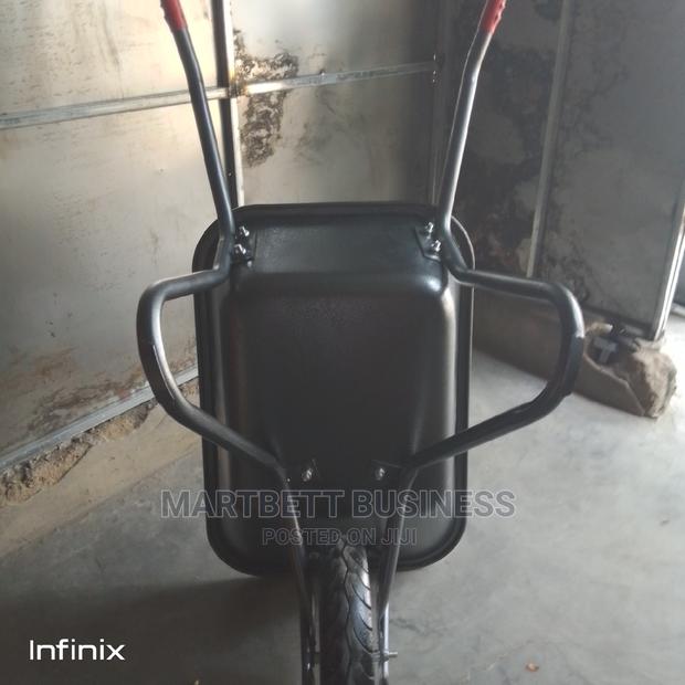 Foreign Quality Wheelbarrows · Photo 2