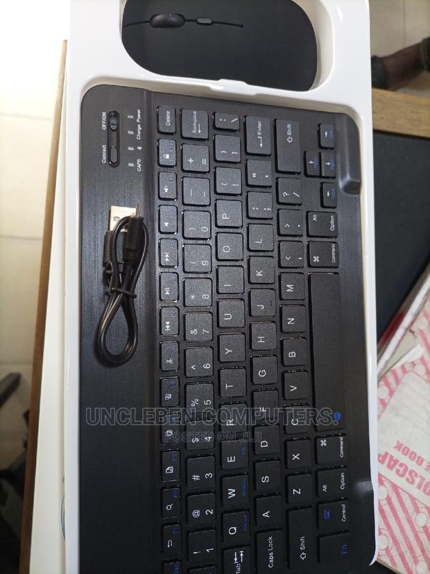 Rechargeable Bluetooth Keyboard With Mouse · Photo 4